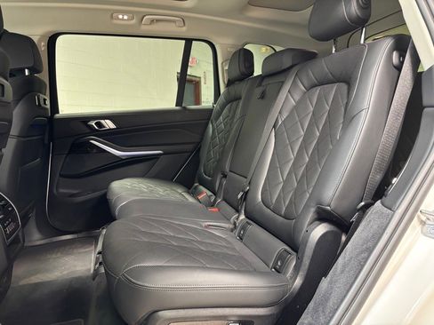 Used 2023 BMW X7 xDrive40i image 29