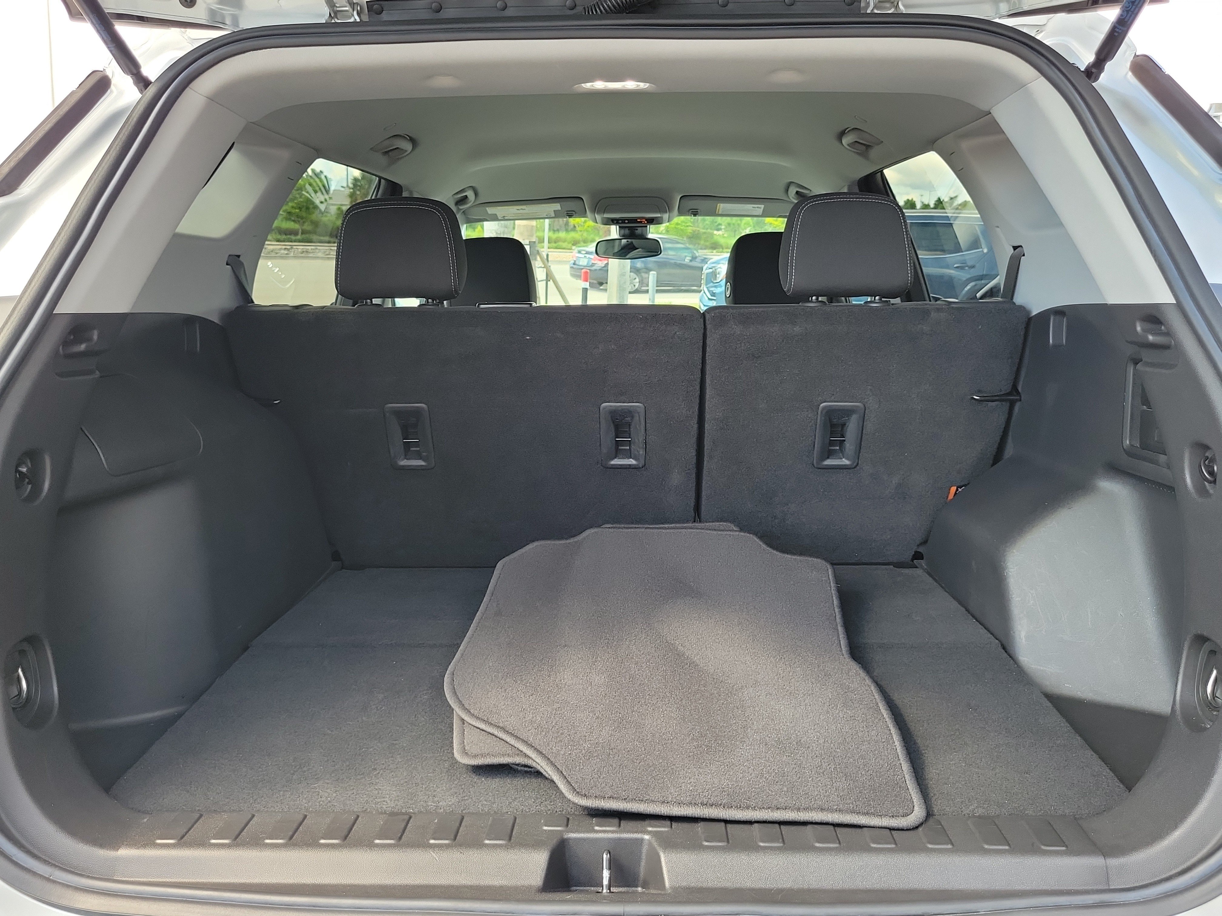 Used 2022 GMC Terrain SLE FWD image 15