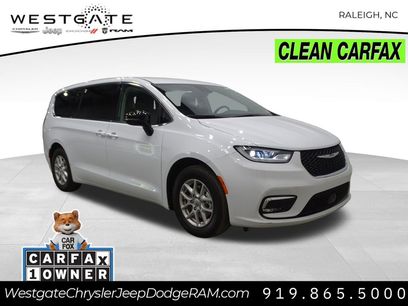 Used 2024 Chrysler Pacifica Touring-L