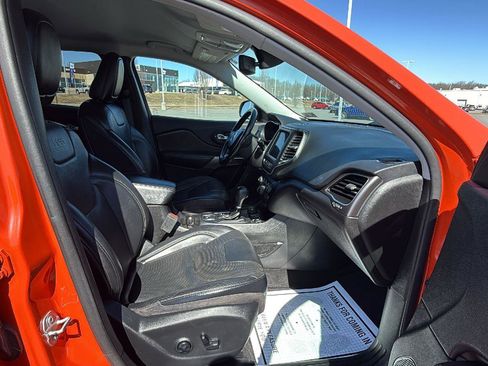 Used 2021 Jeep Cherokee Latitude Lux w/ Comfort/Convenience Group image 18