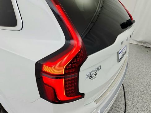 New 2025 Volvo XC90 B6 Plus w/ Protection Package Premier image 32