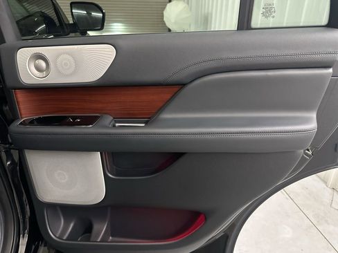 Used 2022 Lincoln Navigator Reserve image 45