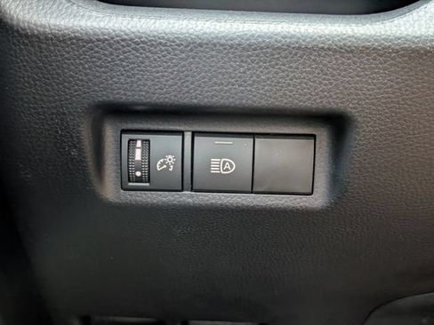 Used 2025 Toyota RAV4 LE AWD/4WD image 31