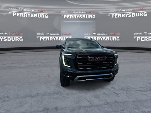 Used 2026 GMC Yukon XL AT4 w/ AT4 Premium Plus Package AWD/4WD image 3