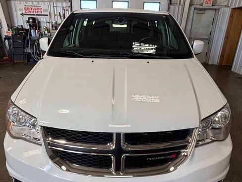 Used 2016 Dodge Grand Caravan SE FWD image 11