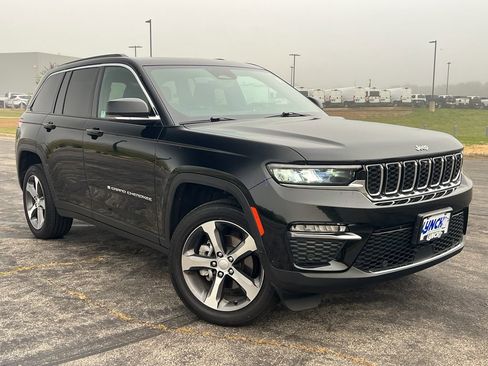 Used 2024 Jeep Grand Cherokee Limited w/ Luxury Tech Group II image 45