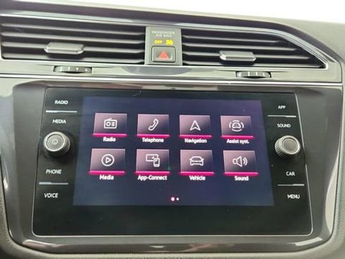 Used 2023 Volkswagen Tiguan SE R-Line image 47