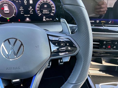 Used 2025 Volkswagen Golf w/ Euro Style Package AWD/4WD image 18