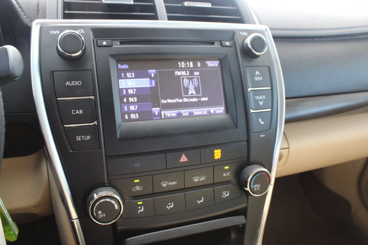 Used 2016 Toyota Camry LE FWD image 16