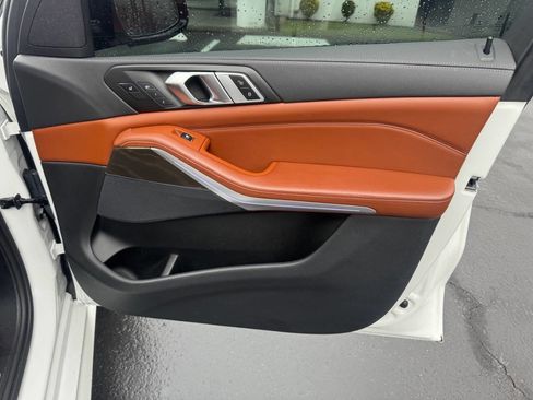 Used 2022 BMW X5 xDrive40i w/ M Sport Package image 19