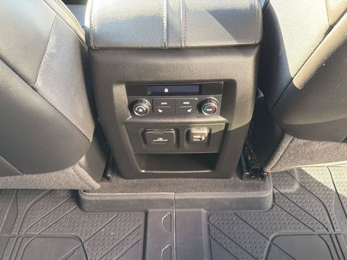 Used 2023 Chevrolet Traverse High Country AWD/4WD image 45