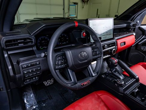 Used 2025 Toyota Tacoma TRD Pro AWD/4WD image 17