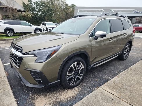 Used 2023 Subaru Ascent Limited w/ Technology Package image 1