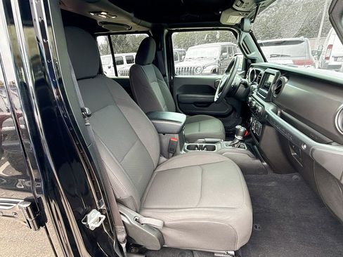 Used 2023 Jeep Wrangler Unlimited image 34