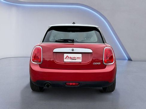 Used 2015 MINI Cooper 4-Door Hardtop image 4