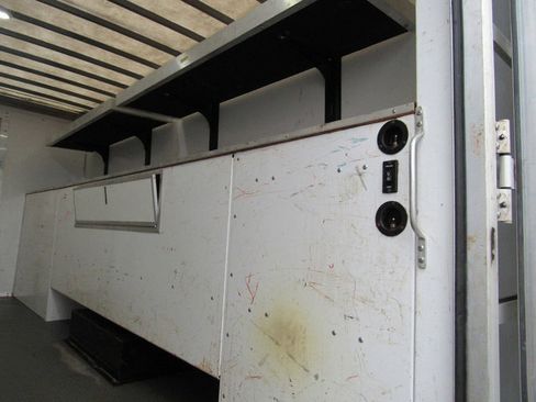 Used 2023 Ford E-450 and Econoline 450 Super Duty w/ Power Windows & Locks Group image 22