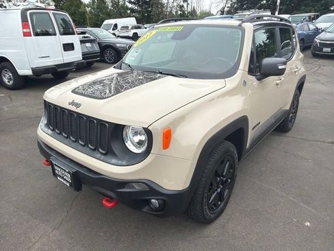 Used 2017 Jeep Renegade Trailhawk AWD/4WD image 8