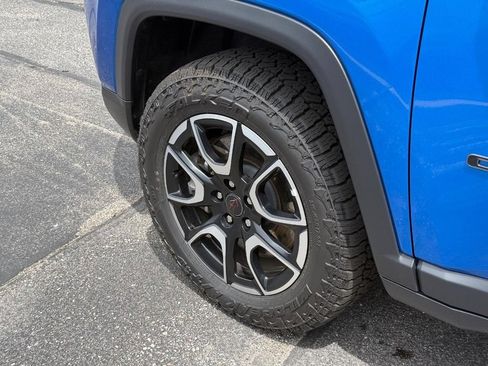 Used 2025 Jeep Compass Trailhawk AWD/4WD image 14