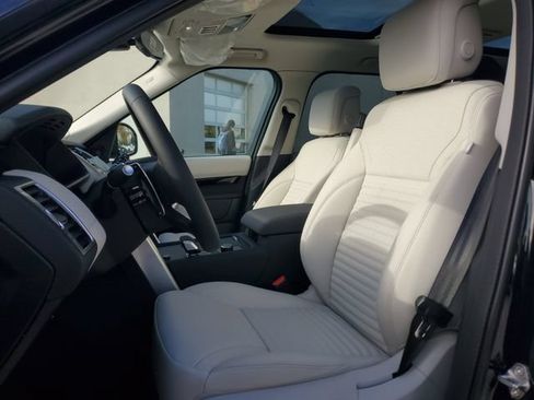 Certified 2025 Land Rover Discovery S AWD/4WD image 16