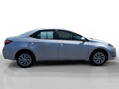 Used 2018 Toyota Corolla LE FWD image 6