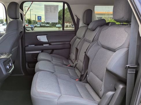 Used 2025 Ford Expedition Max Active AWD/4WD image 14