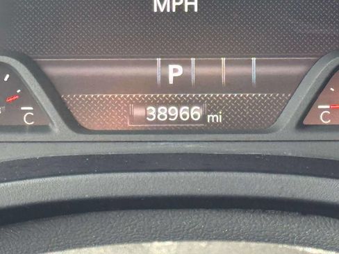 Used 2025 RAM 1500 Laramie AWD/4WD image 25