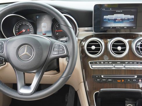 Used 2018 Mercedes-Benz GLC 300 image 28