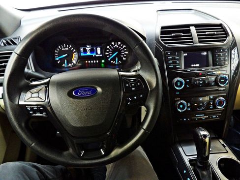 Used 2016 Ford Explorer 4WD image 18
