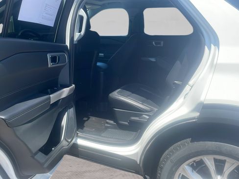 Used 2024 Ford Explorer XLT w/ Equipment Group 202A AWD/4WD image 13