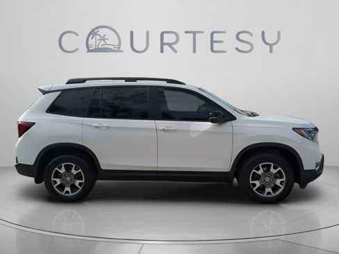 Certified 2023 Honda Passport TrailSport image 7