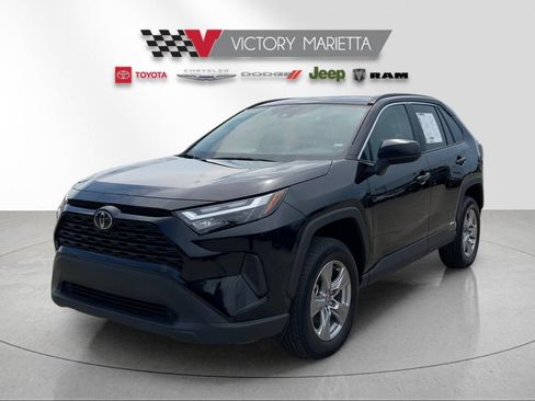 Used 2025 Toyota RAV4 LE AWD/4WD image 1
