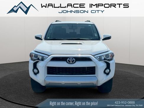 Used 2018 Toyota 4Runner TRD Off-Road Premium AWD/4WD image 8