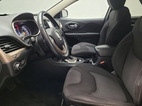 Used 2015 Jeep Cherokee Latitude FWD image 17