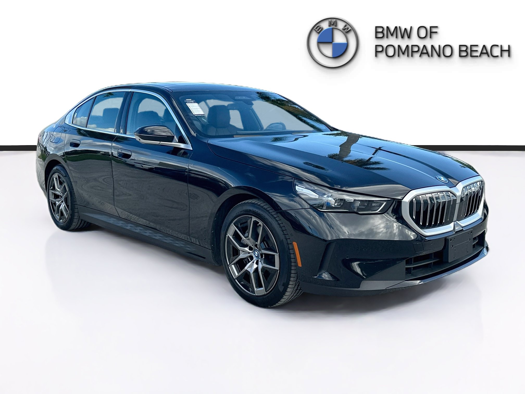 Used 2025 BMW i5 xDrive40 w/ Premium Package AWD/4WD image 1