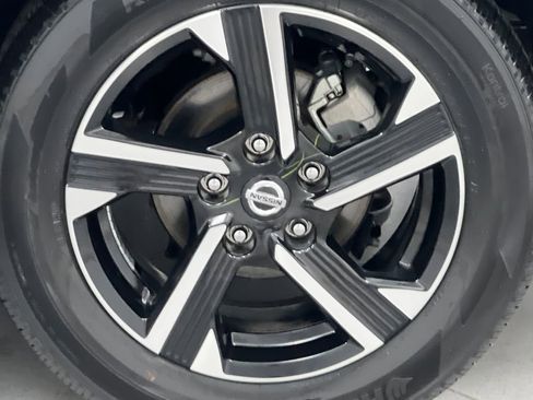 Used 2025 Nissan Sentra SV FWD image 59