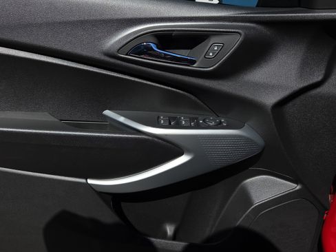 New 2026 Chevrolet Trax RS image 18