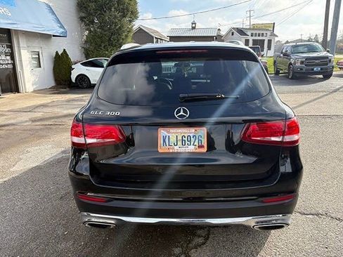 Used 2018 Mercedes-Benz GLC 300 w/ Premium Package image 6