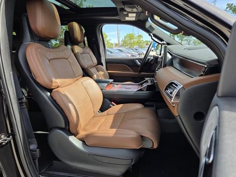 Used 2022 Lincoln Navigator L Reserve AWD/4WD image 24