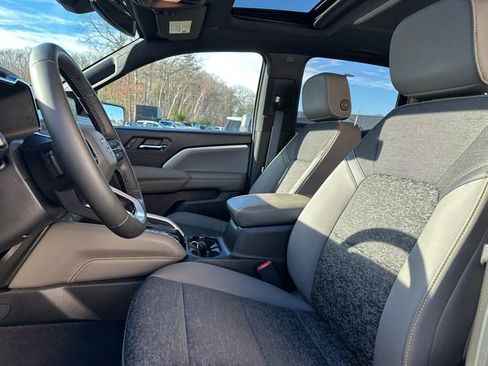 Used 2024 Chevrolet Colorado ZR2 w/ Safety Package image 40