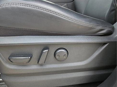 Used 2025 Nissan Armada PRO-4X image 14