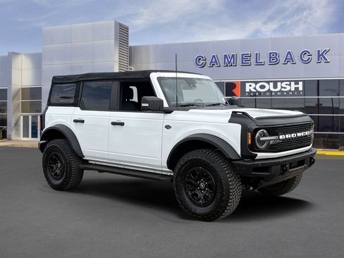 Certified 2022 Ford Bronco Wildtrak AWD/4WD image 8