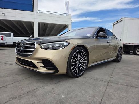 Used 2022 Mercedes-Benz S 500 4MATIC image 2