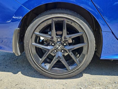 Used 2023 Honda Civic Sport image 9