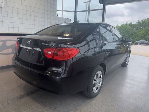 Used 2010 Hyundai Elantra GLS FWD image 3