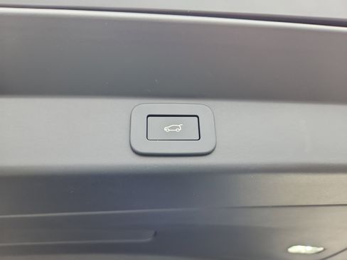 New 2026 Land Rover Range Rover Sport SE image 14