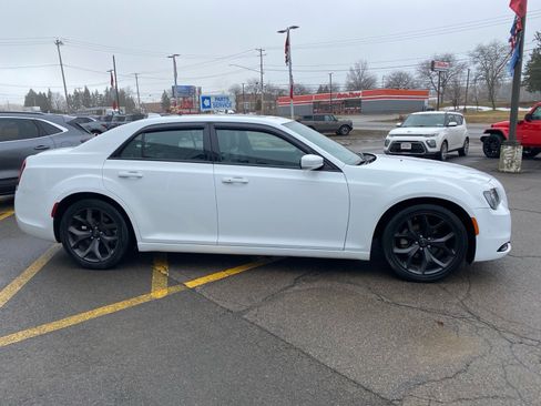 Used 2023 Chrysler 300 S image 6