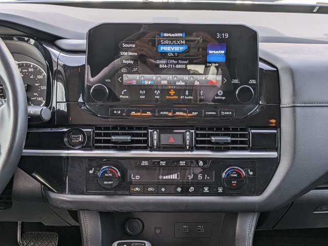 Used 2025 Nissan Pathfinder SL FWD image 18