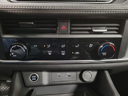 Used 2023 Nissan Rogue S AWD/4WD image 19