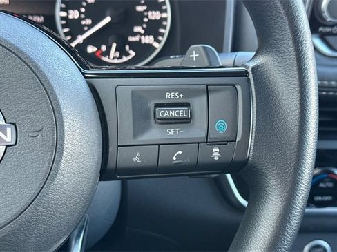 Used 2023 Nissan Rogue SV image 28