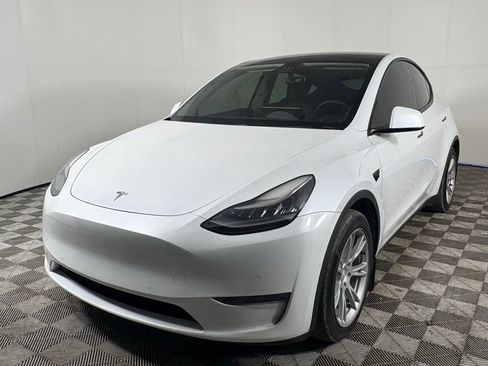 Used 2021 Tesla Model Y Long Range image 7